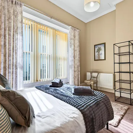 Central, Stylish One Bedroom Whitehaven